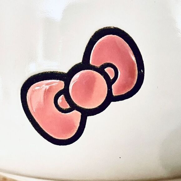 NWT Sanrio Hello Kitty Hand Painted by Artisans Vented Lid Food Container Bowl - Picture 9 of 13